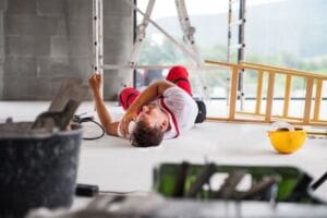 Worker who has injured himself on the job needing to make a RIDDOR report