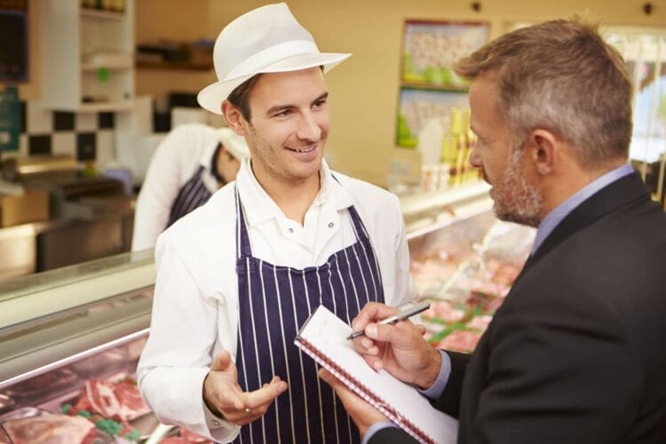 What dos an environmental health officer do?