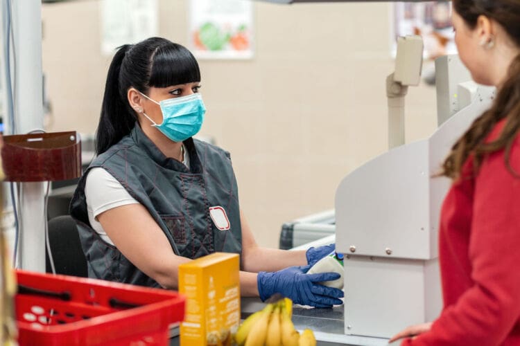 What is good customer service in retail?