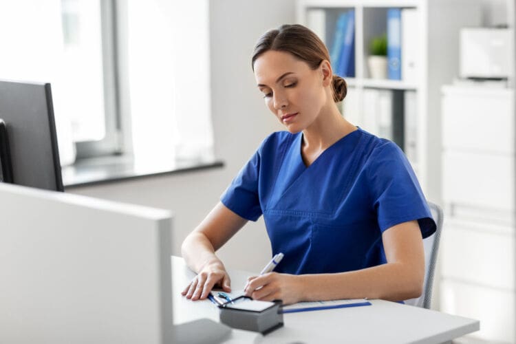How to become a Nurse
