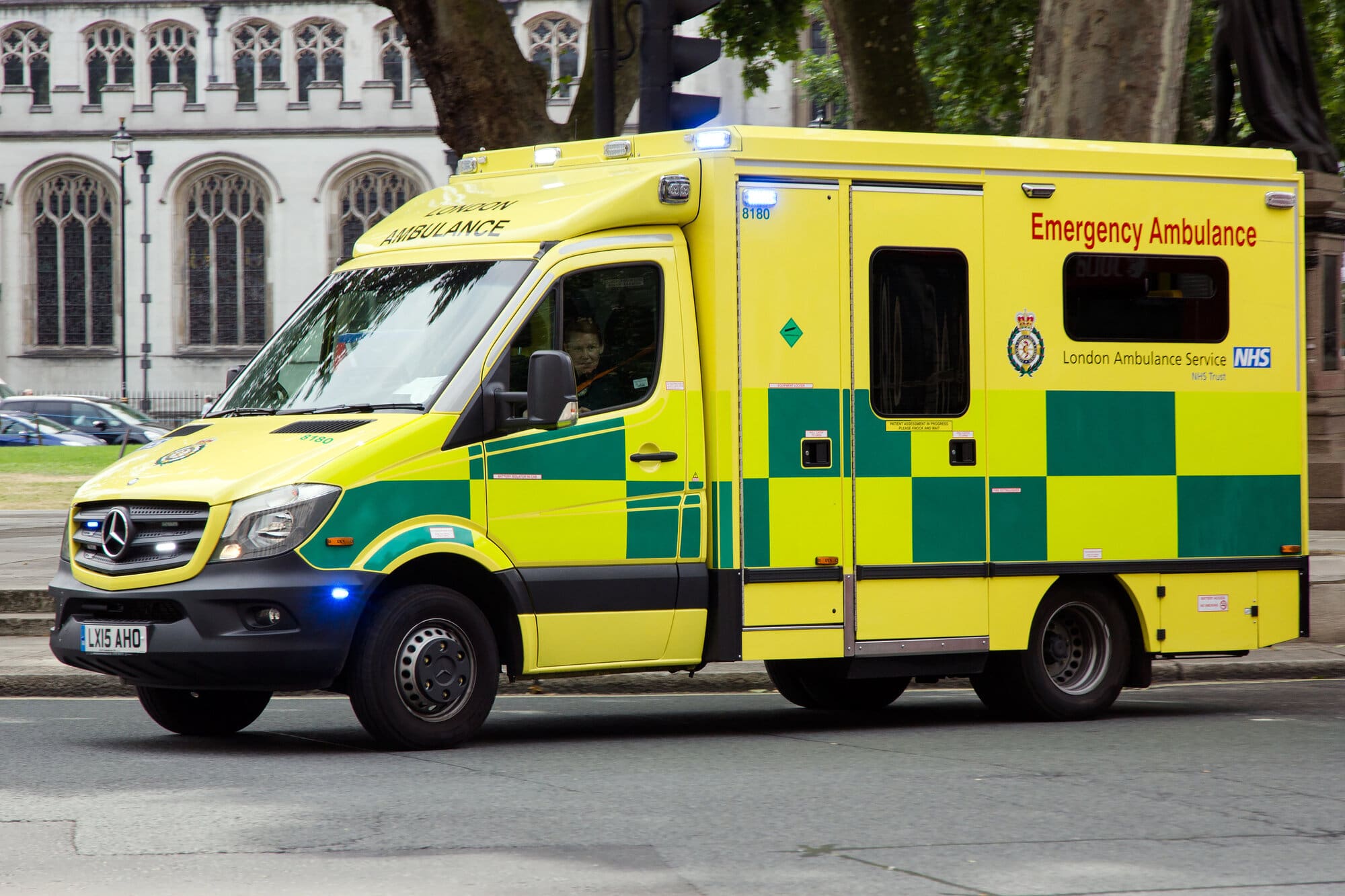 How to become a paramedic