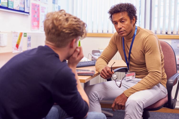 How to become a counsellor