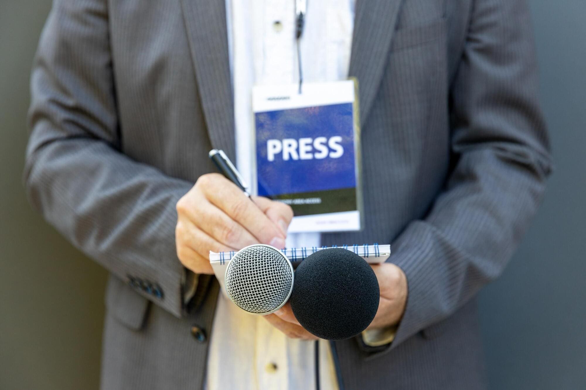 Journalist working hours