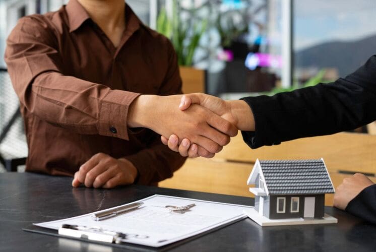 Becoming a mortgage adviser
