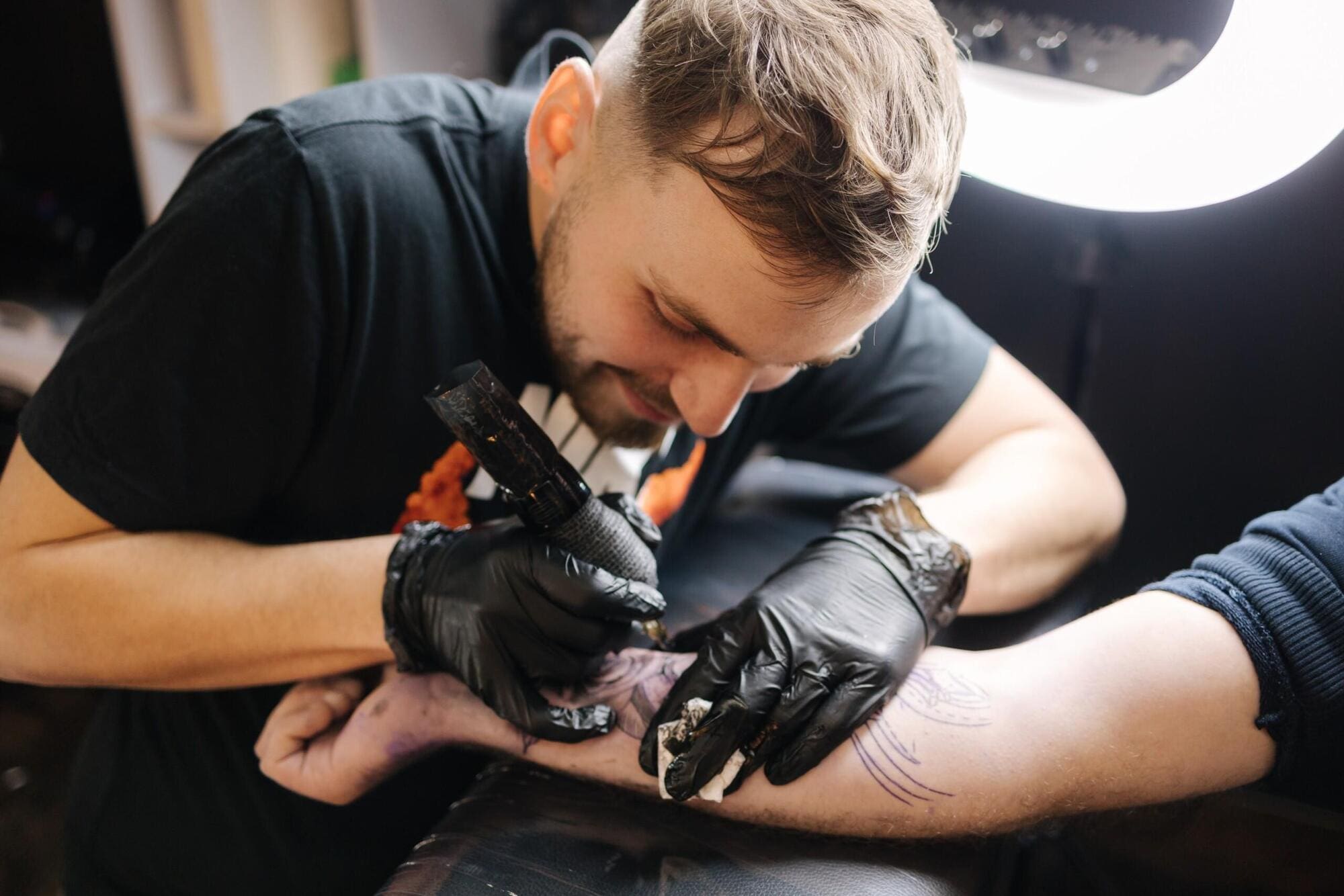 Becoming a tattoo artist