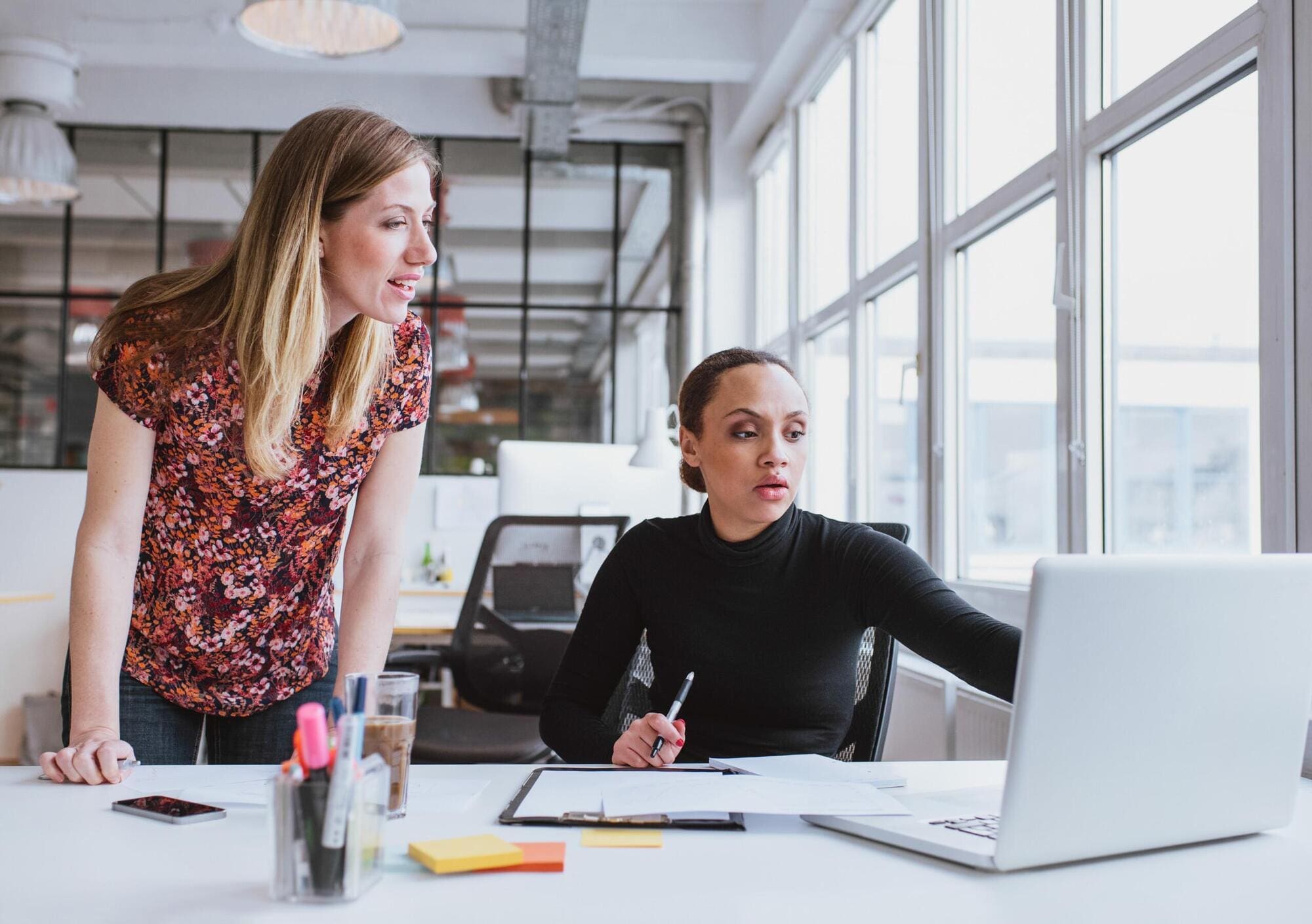 Account manager taking on an intern