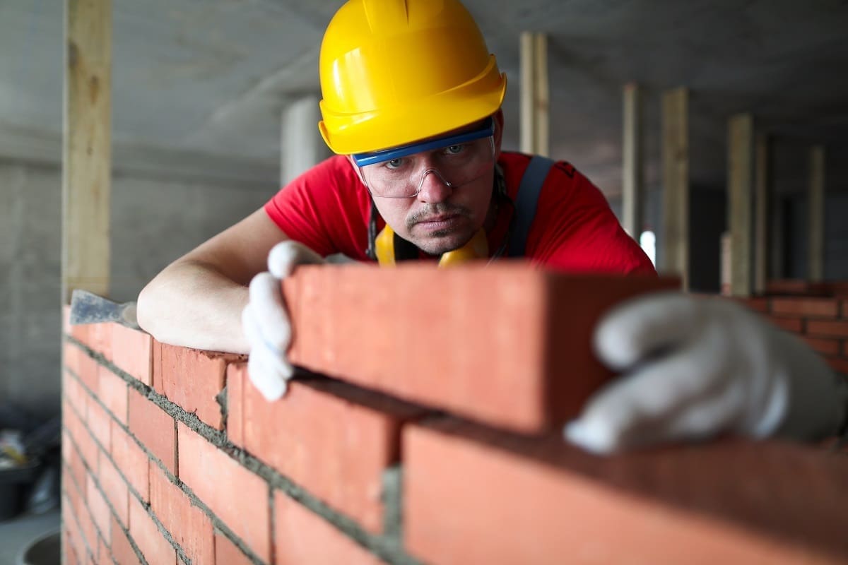 becoming a bricklayer