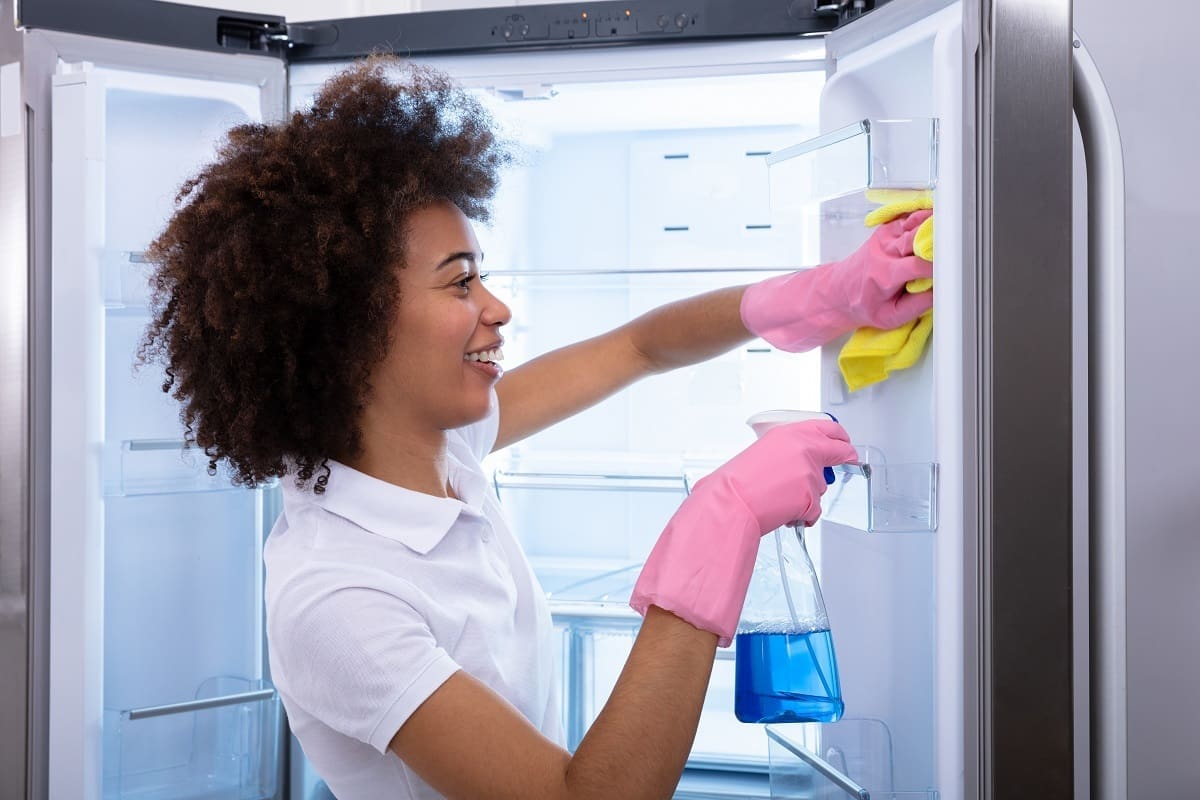 Cleaning fridge