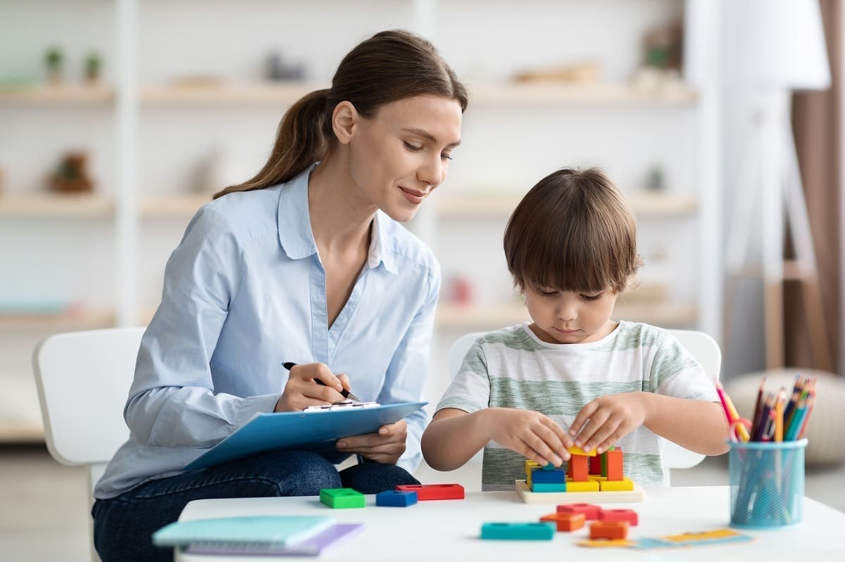 Qualified child psychologist