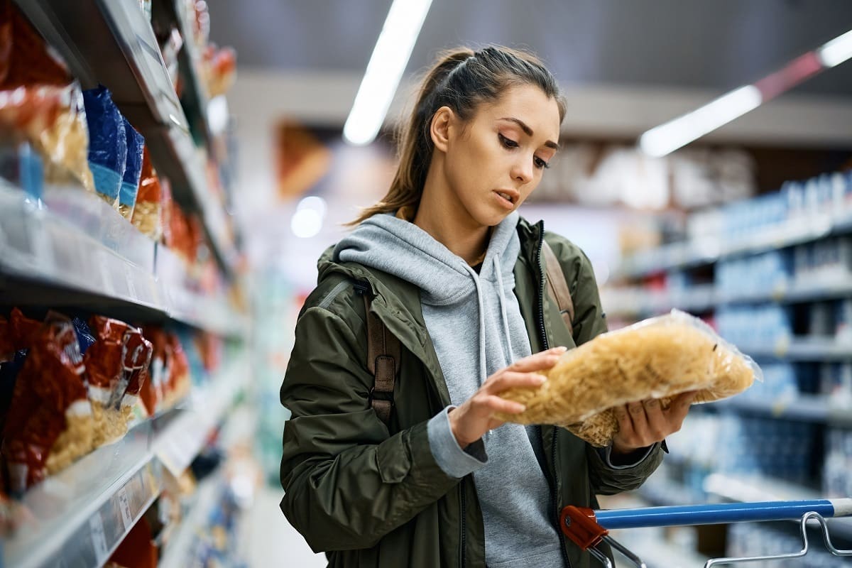 Checking food allergens on packaging