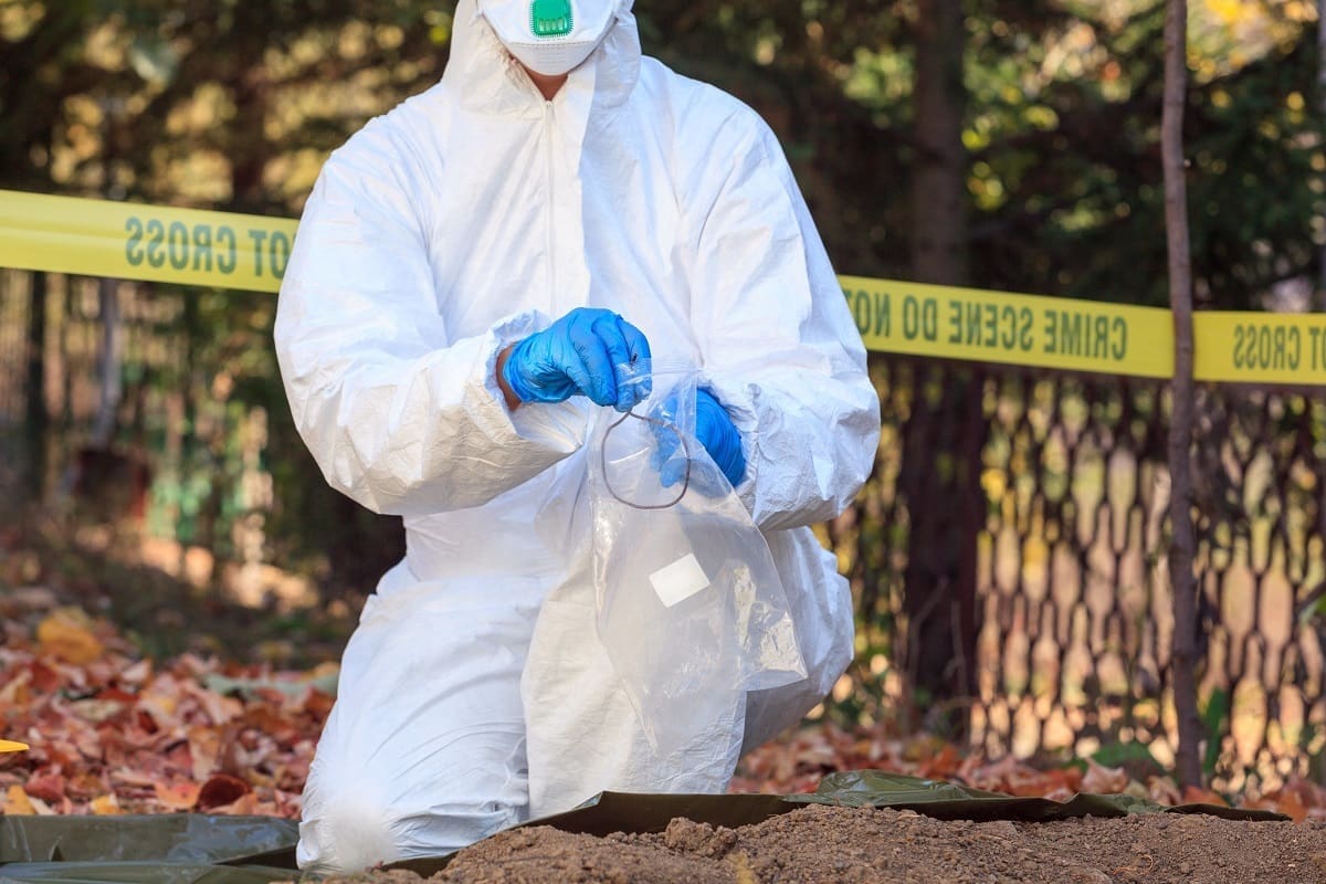 Experienced forensic scientist