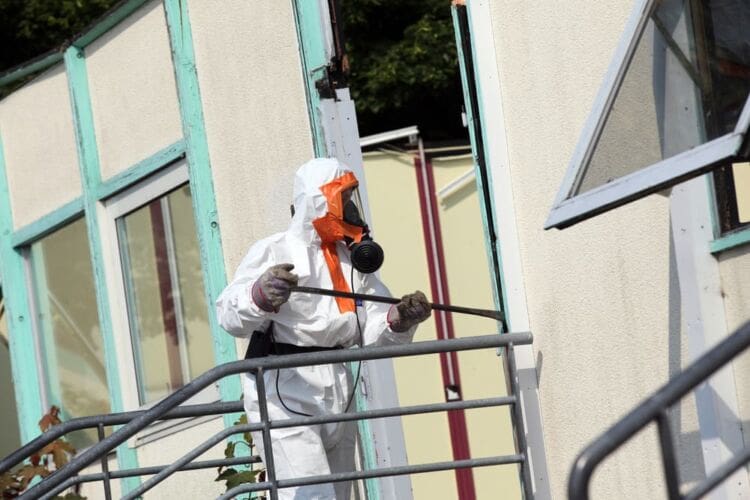 Health and Safety Guide for Asbestos Removers