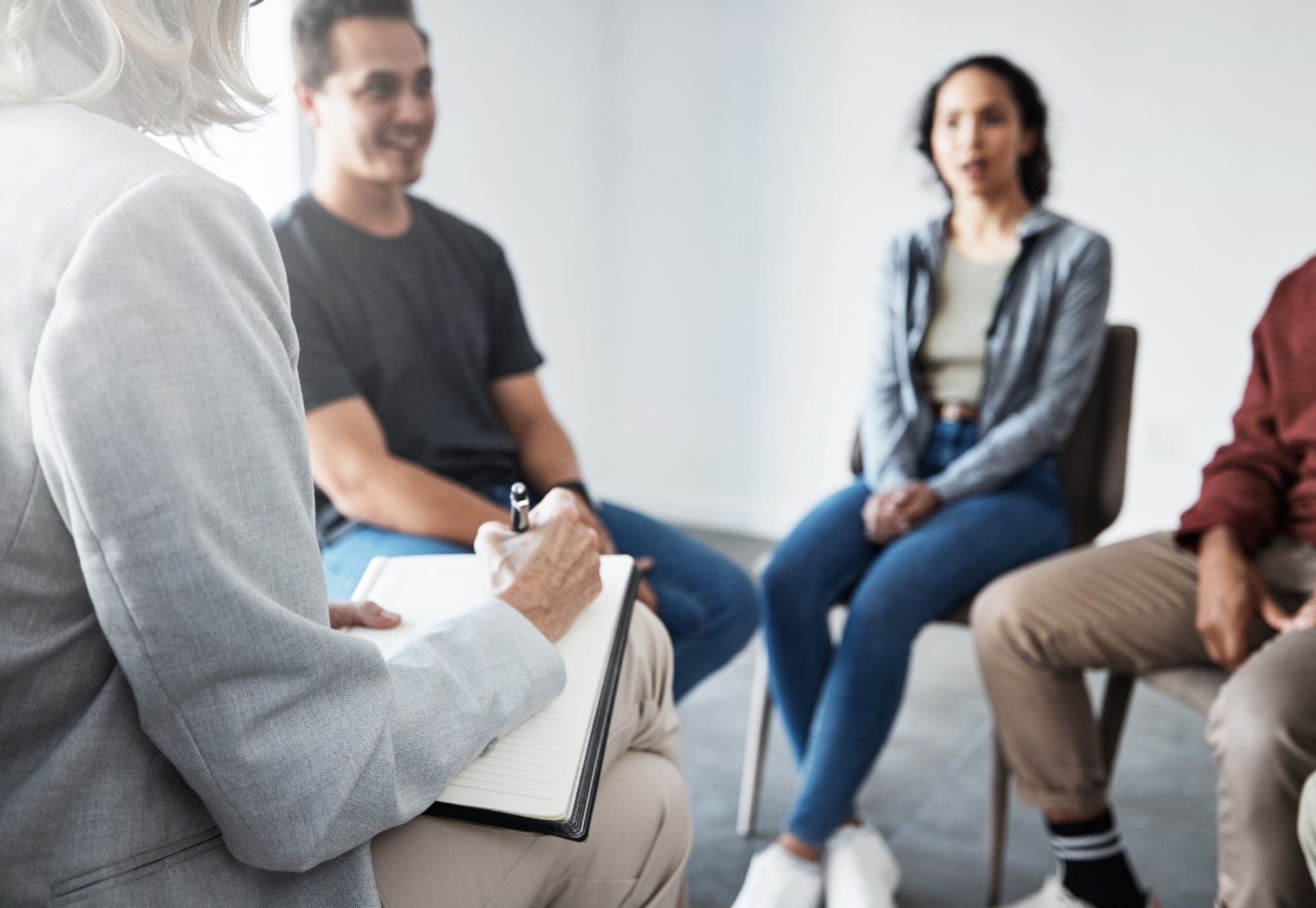 Psychologist,,Writing,Or,Support,In,Group,Therapy,For,Empathy,,Rehabilitation Therapy for bipolar disorder scaled