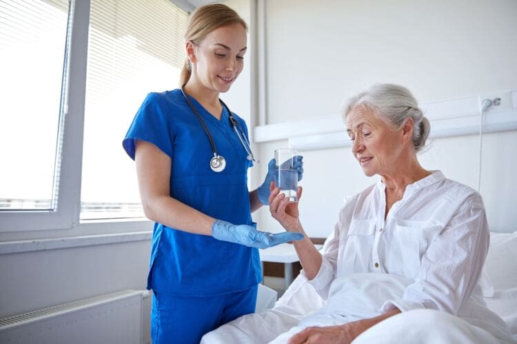 nurse-givng-medication