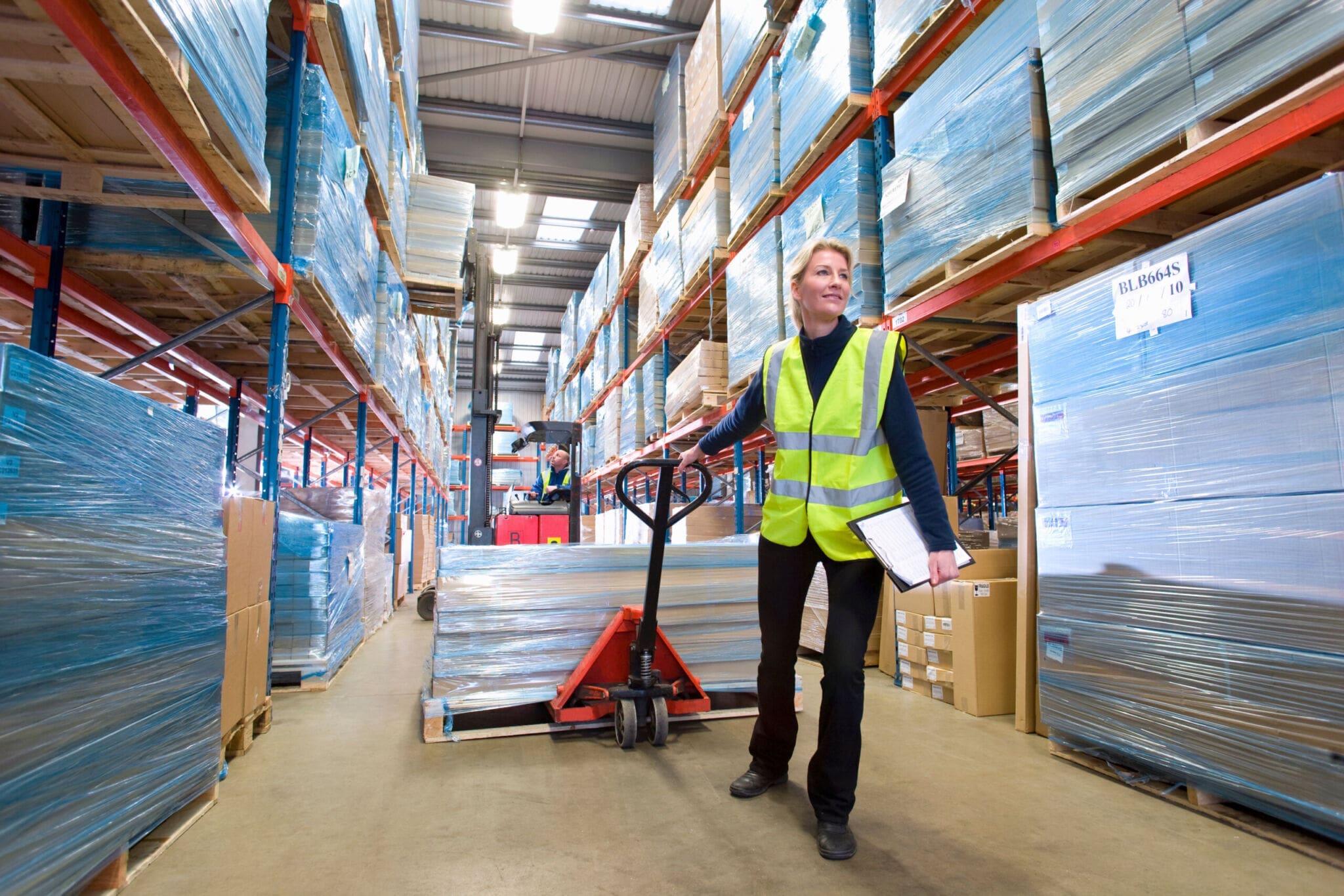 reduce manual handling risks in warehouses